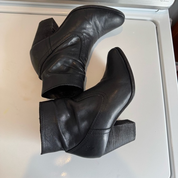 Frye Essa Bootie Black Leather Boho Western High Heel Ankle Bootie 7.5M - Picture 6 of 13